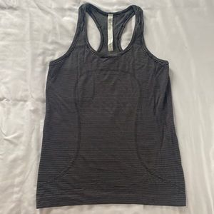 womens Lululemon black and white striped athletic tank stretch